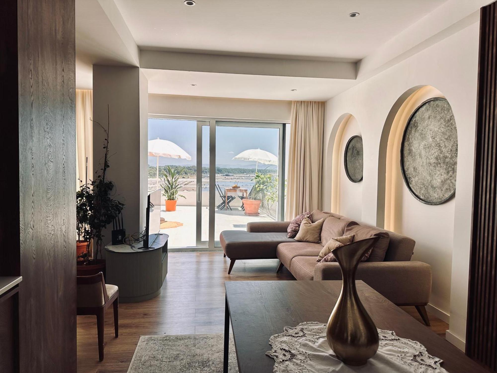 Palastura Apartments ウルツィニ エクステリア 写真